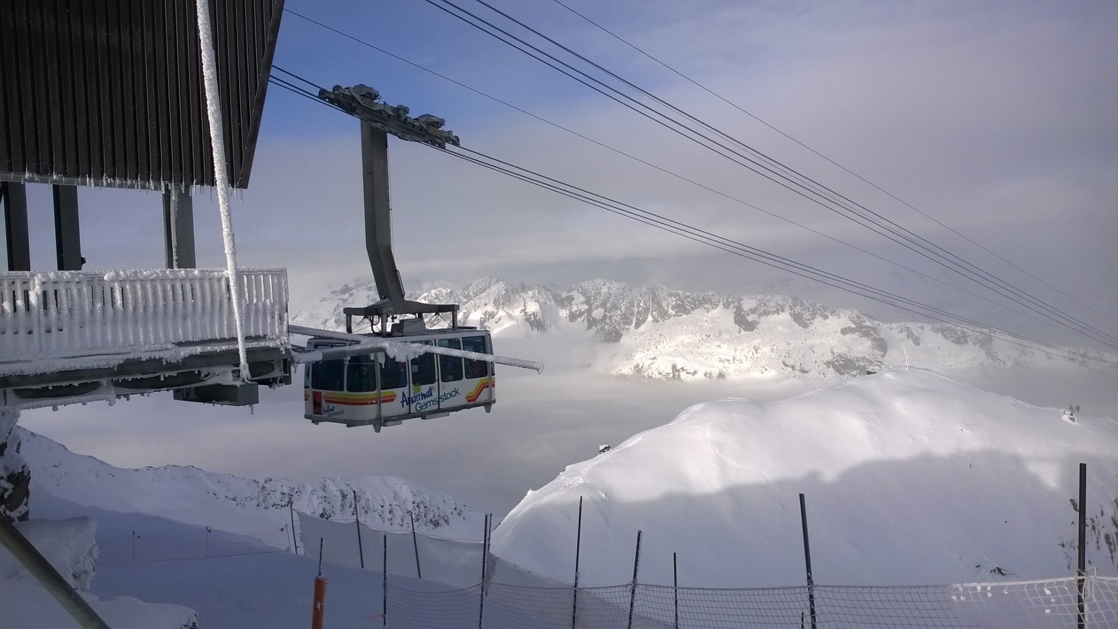 Bergstation Gemsstock mit grosser Gondel