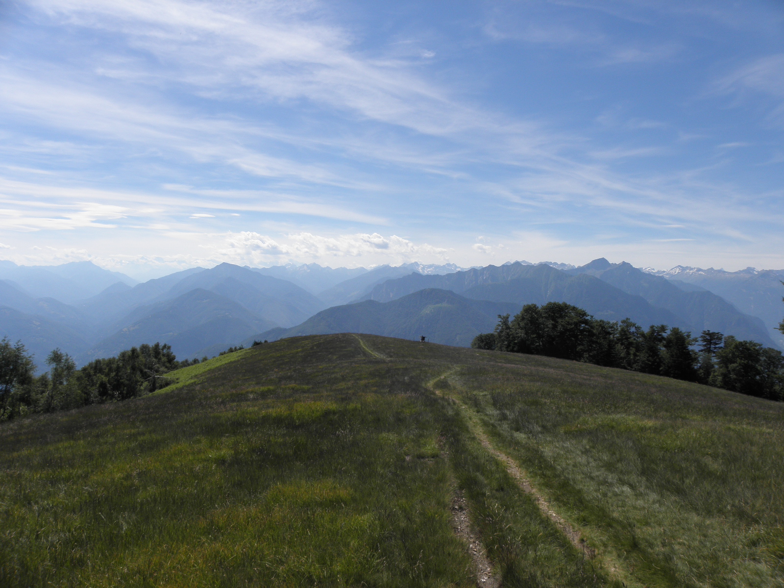 Wunderbare Route beim Abstieg vom Cimetta