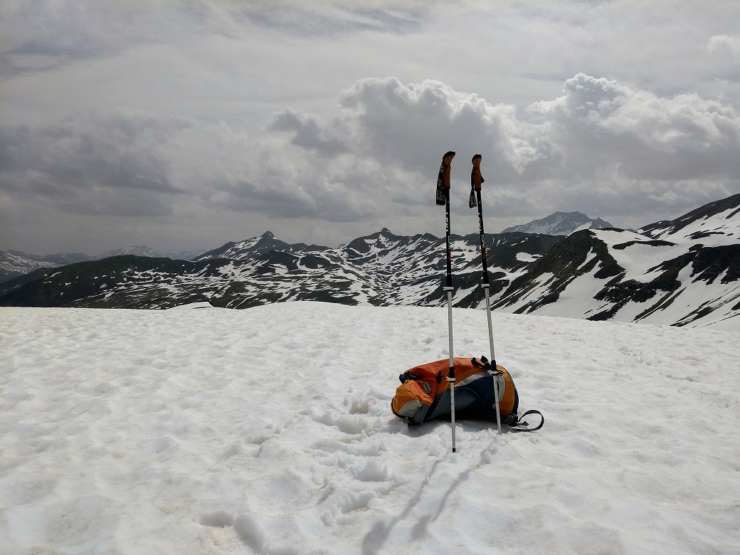 Fast bis ganz oben eine zusammenhängende Schneefläche