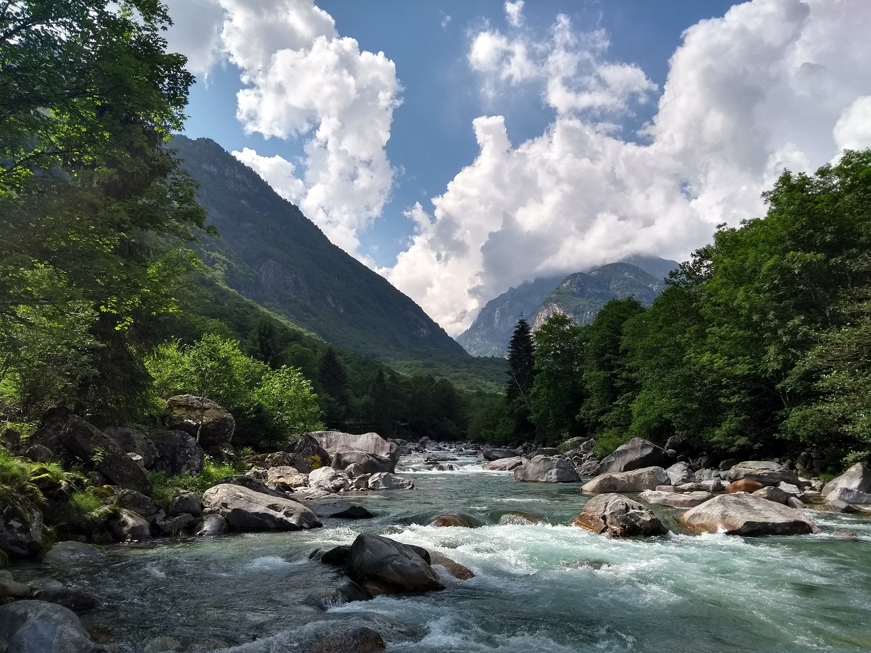 Herrliche Landschaft, türkisfarbenes Wasser.